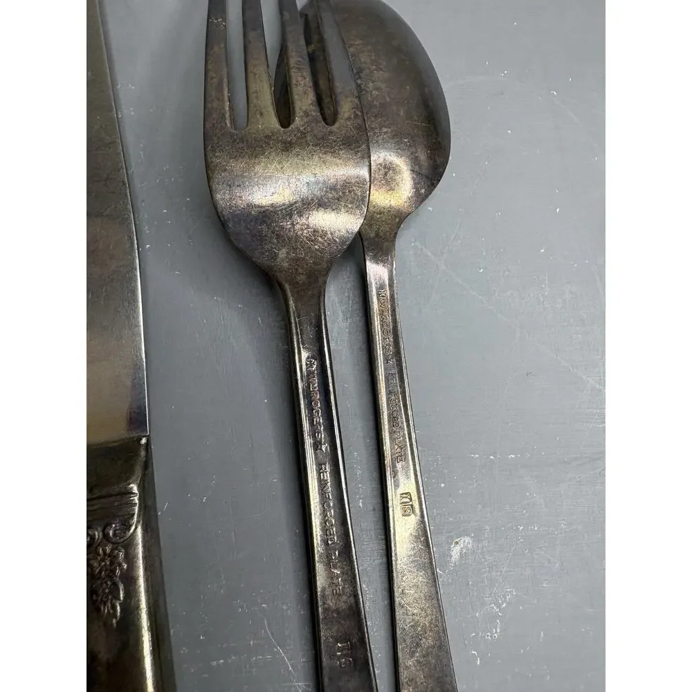Vintage Wm Rogers Floral Silverplate Flatware Set of 3 Knife Fork Spoon IS